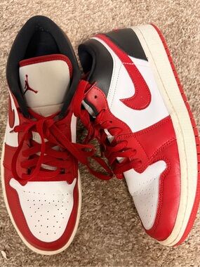 Nike WOMENs size 11